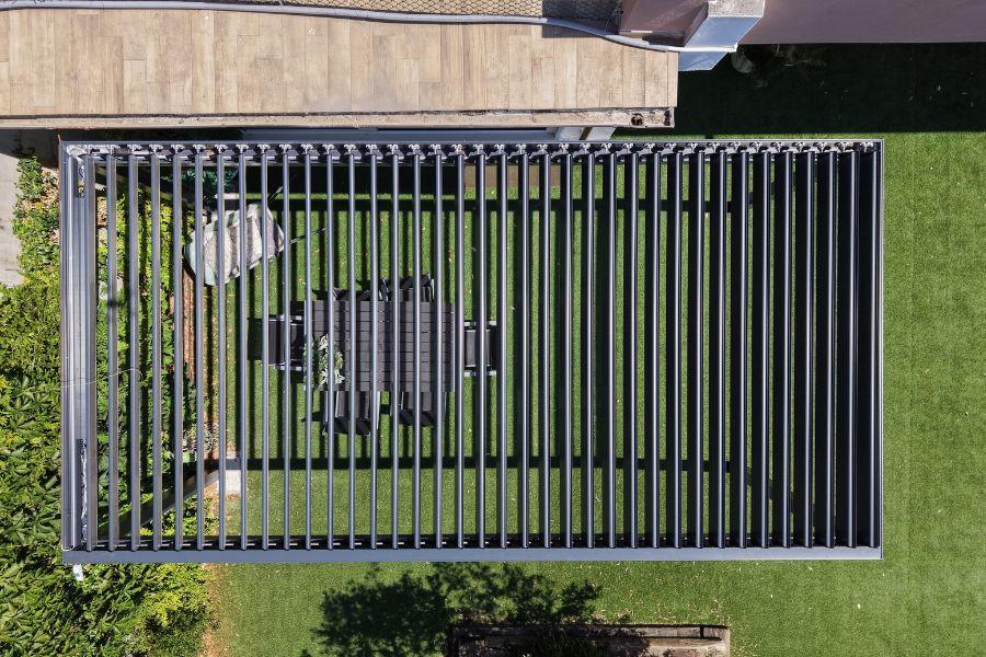 Pergola con lame orientabili