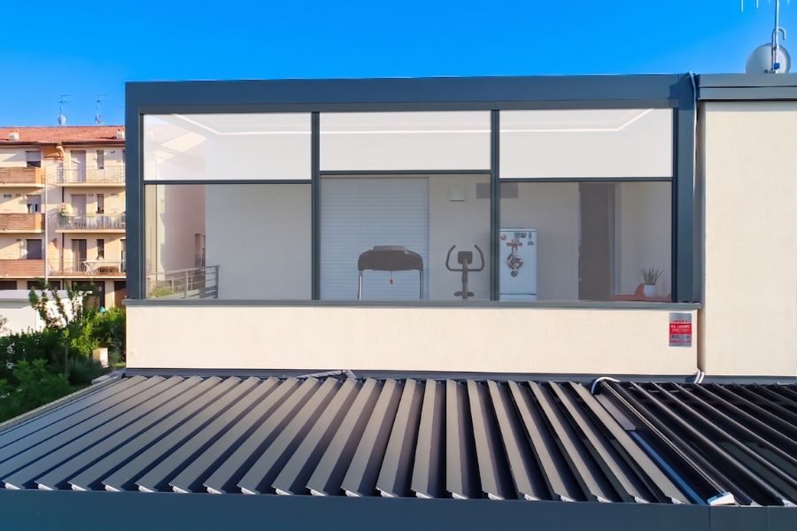 Pergola con tende ombreggianti