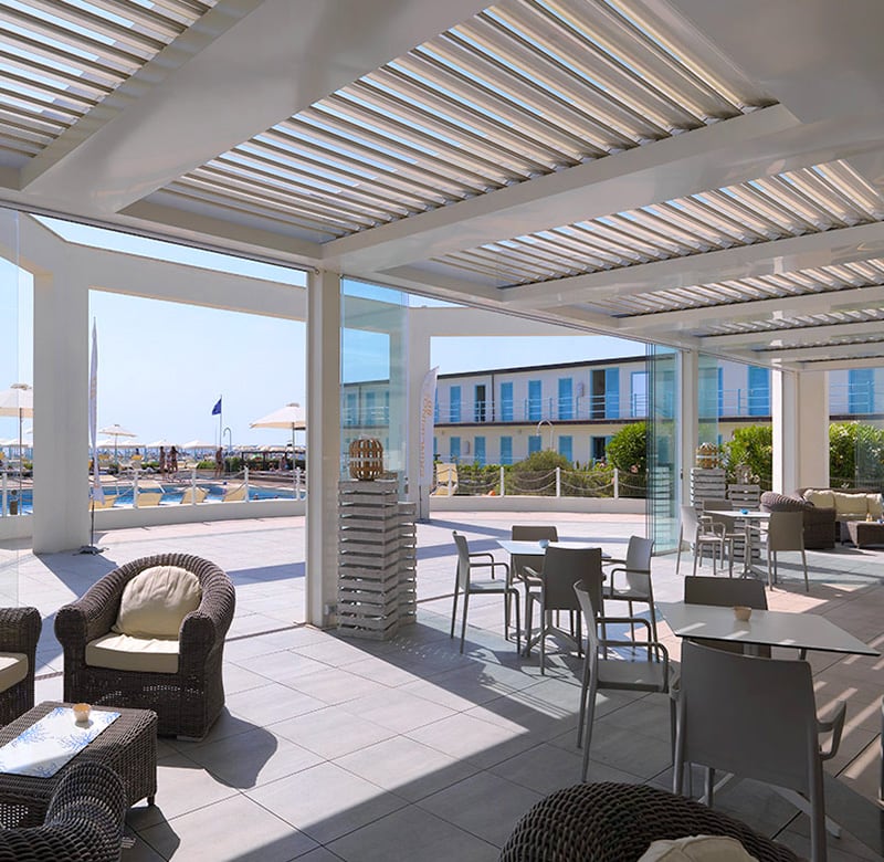 pergola bioclimatica per dehors ristorante, bar e hotel